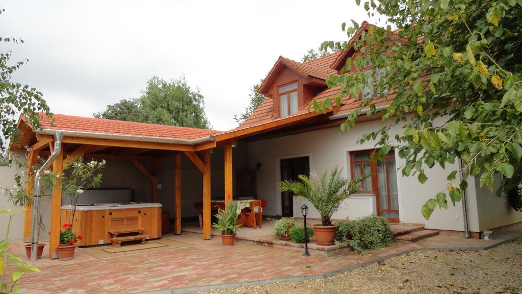 Gerendás Vendégház Egerszalók Extérieur photo